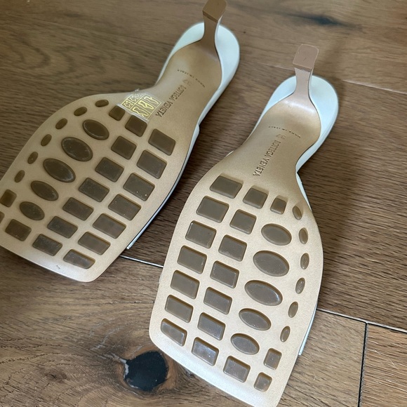 NEVER WORN Bottega Veneta Stretch Mules Size 37 - Picture 3 of 3